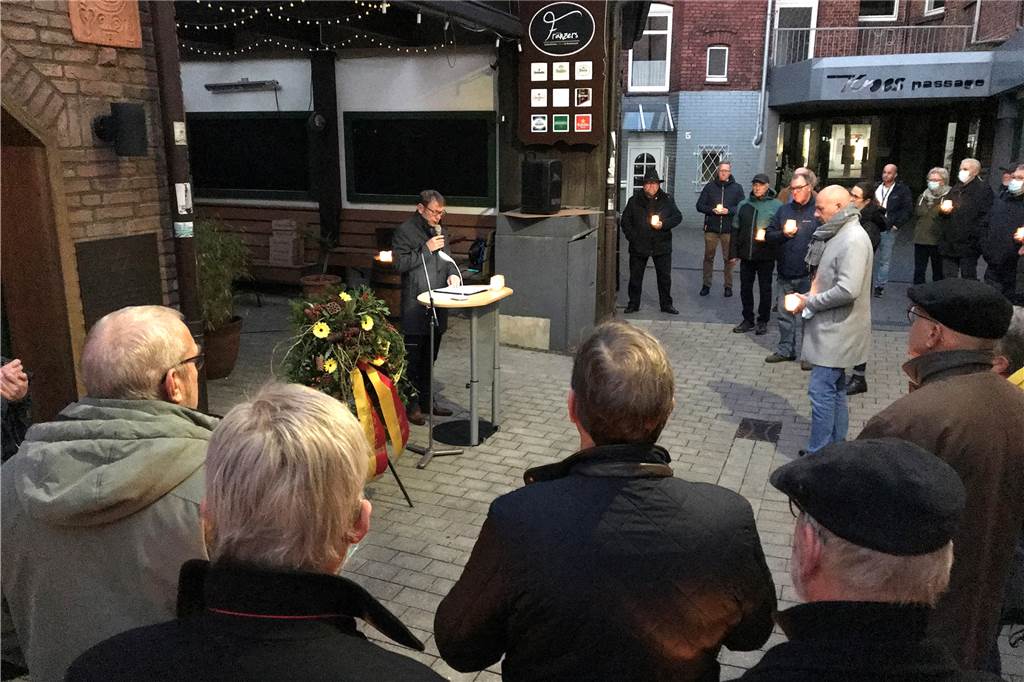 Eine Gedenkveranstaltung zur Pogromnacht am einstigen Standort der Werner Synagoge