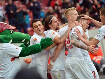 Eine gewisse Erleichterung war den Spielern des VfB Stuttgart nach dem 3:1-Sieg anzumerken. Foto: Daniel Naupold