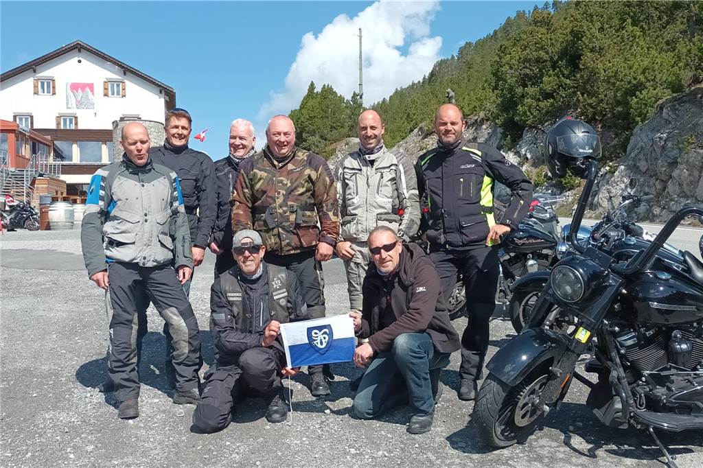 Eine Gruppe Halterner Motorradfahrer sind durch die Alpen bis Rimini und Pisa gefahren.