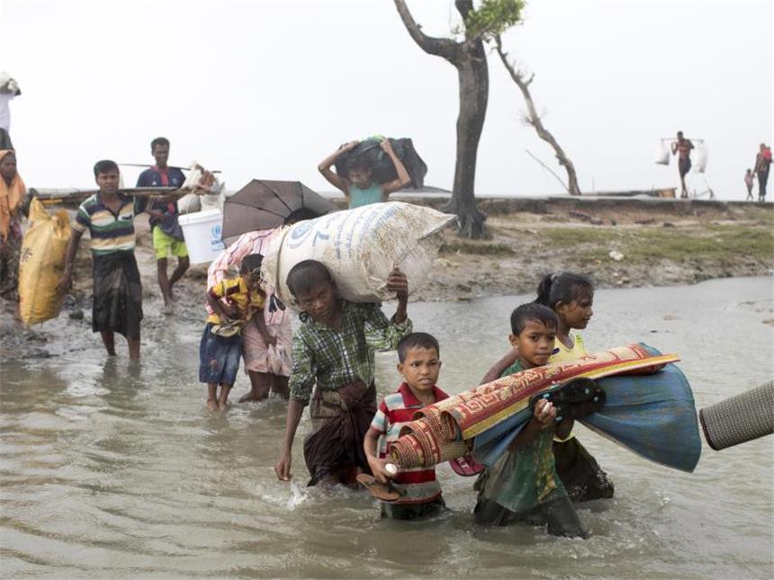 Eine halbe Million Rohingya ist mitlerweile aus dem vorwiegend buddhistischen Myanmar geflohen. Foto: Km Asad/ZUMA Wire
