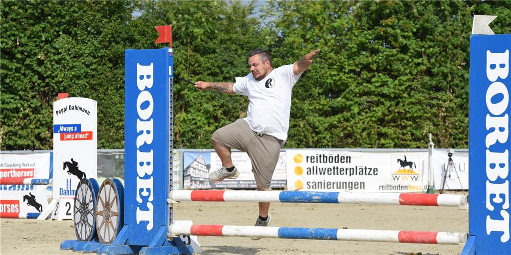 Eine Impression vom Fröndenberger Reitturnier: Das „Jump & Run“ am Turnierende am Sonntag zählt zu den spaßigen Wettbewerben des Turniers.