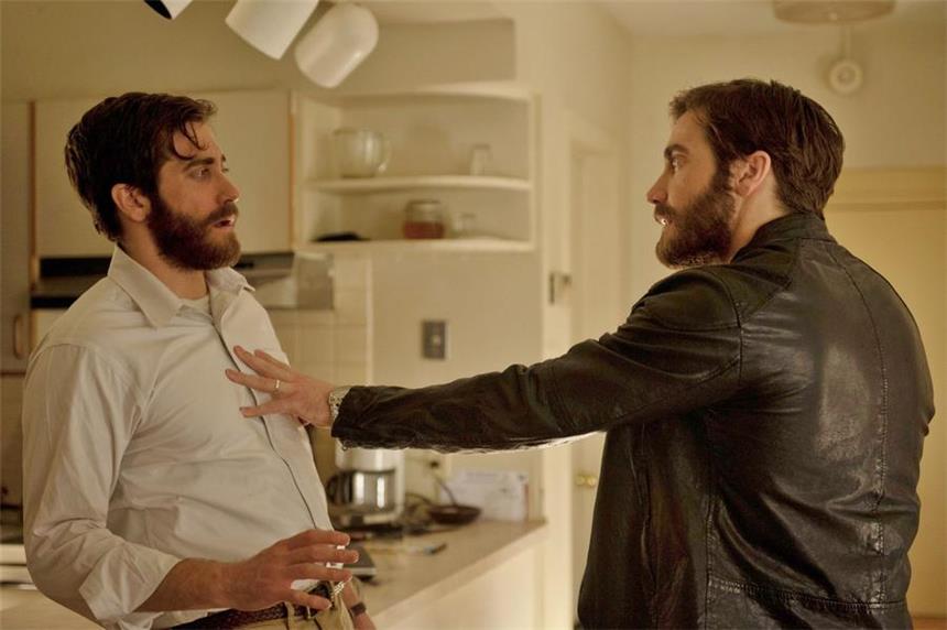 "Enemy" ist ein Alptraum wie aus dem Nachlass von Kafka Eine irritierende Begegnung: Adam (Jake Gyllenhaal) trifft Anthony (J.G.).