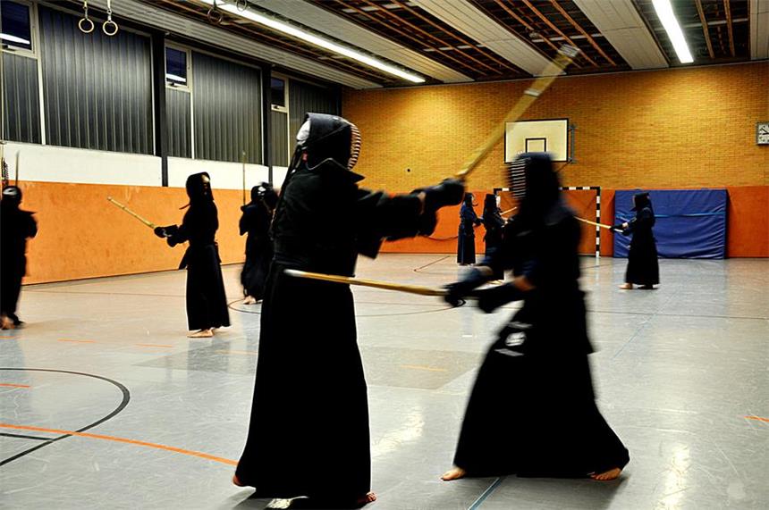 Zu Besuch beim Kendo-Training Eine Kampfszene