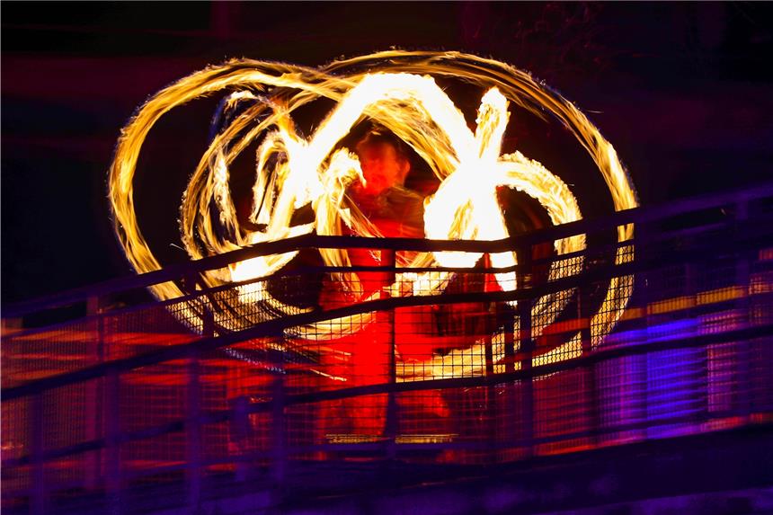 Eine Licht- und Feuershow an den Koksofenbatterien zog die Zuschauer in den Bann.
