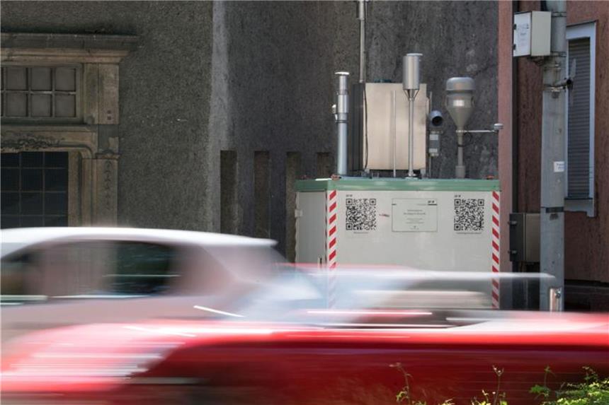 Eine Luftmessstation in Reutlingen. Foto: Marijan Murat/Archiv
