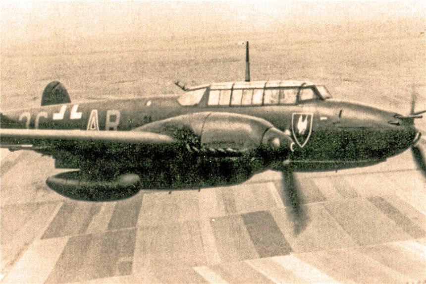 Archäologen lehnen Bergung von Weltkriegsflugzeug ab Eine Messerschmitt vom Typ Me 110, wie Leutnant Wilhelm Johnen sie flog. Das Wrack liegt in Oeding in der Erde.