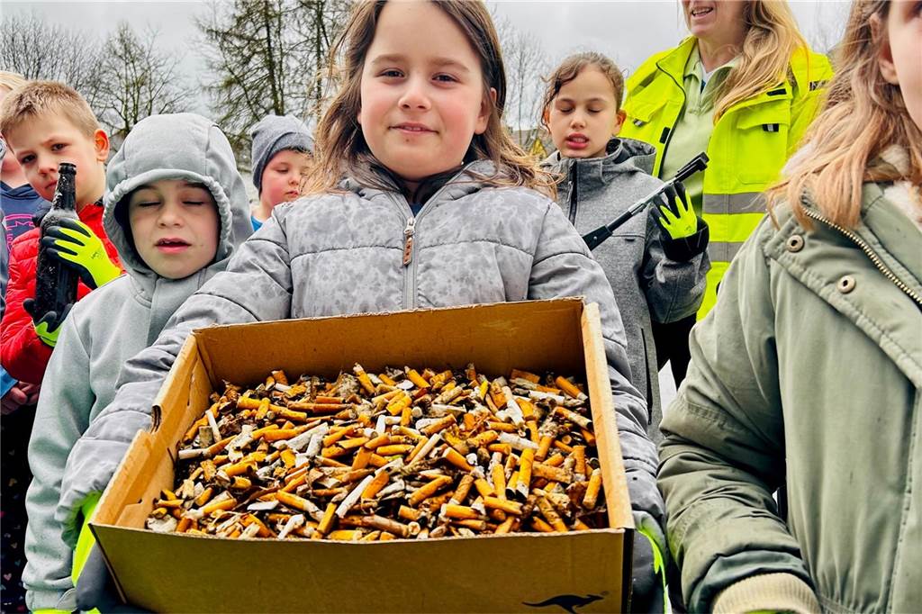Europaweites Umweltprojekt: Aplerbecker Grundschule vertritt Deutschland Müllsammlung Aplerbecker Grundschule
