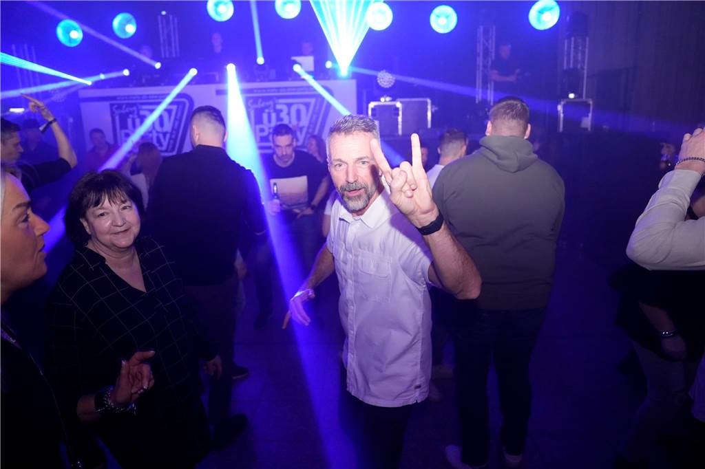 Eine Nacht voller Musik und Tanz: Auf vier Dancefloors feierten viele Gäste bei Suberg's Ü30 Party in den Westfalenhallen.