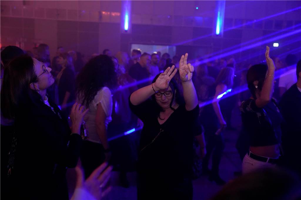 Eine Nacht voller Musik und Tanz: Auf vier Dancefloors feierten viele Gäste bei Suberg's Ü30 Party in den Westfalenhallen.