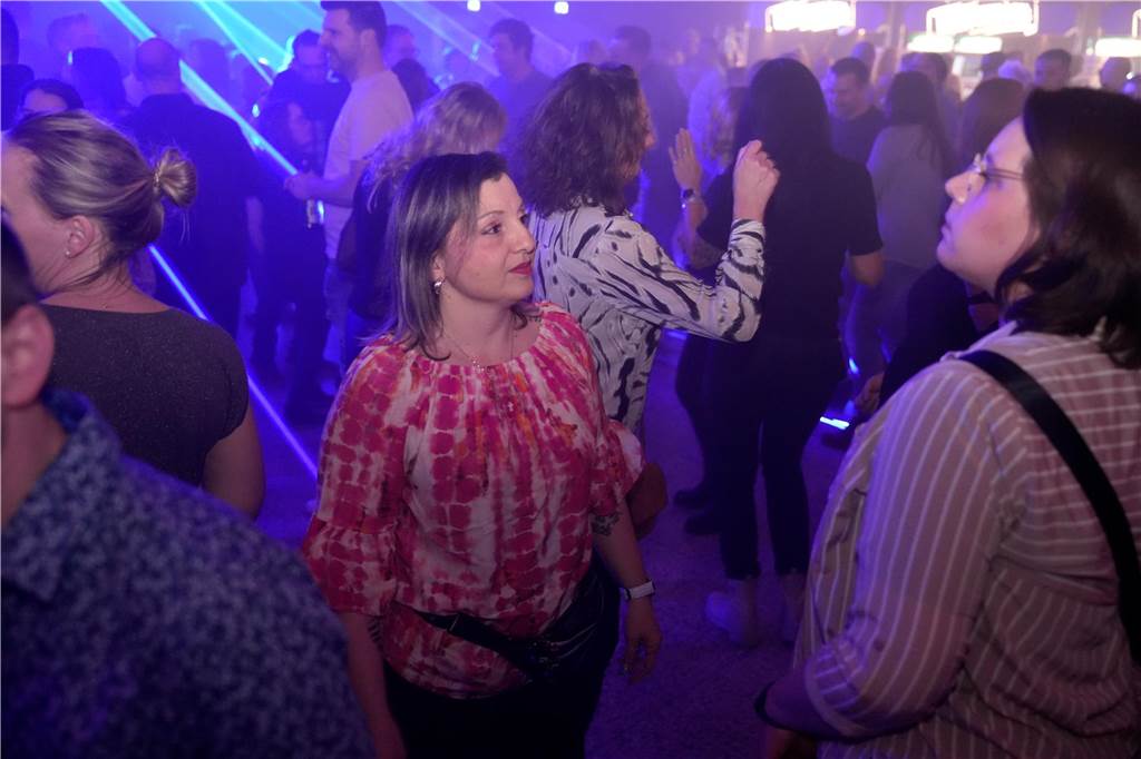 Eine Nacht voller Musik und Tanz: Auf vier Dancefloors feierten viele Gäste bei Suberg's Ü30 Party in den Westfalenhallen.