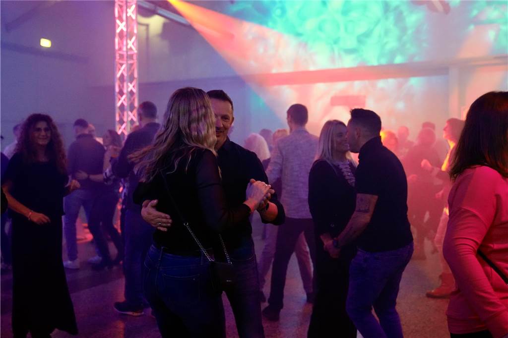 Eine Nacht voller Musik und Tanz: Auf vier Dancefloors feierten viele Gäste bei Suberg's Ü30 Party in den Westfalenhallen.