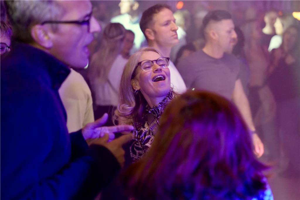 Eine Nacht voller Musik und Tanz: Auf vier Dancefloors feierten viele Gäste bei Suberg's Ü30 Party in den Westfalenhallen.
