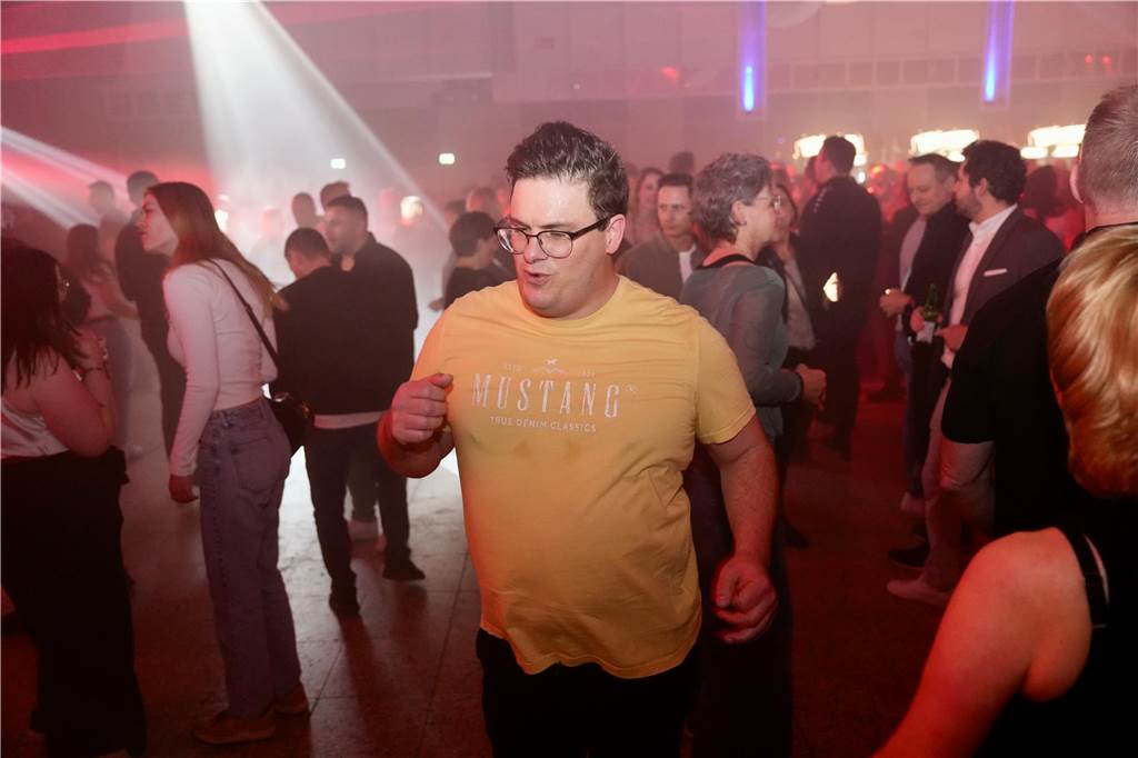 Eine Nacht voller Musik und Tanz: Auf vier Dancefloors feierten viele Gäste bei Suberg's Ü30 Party in den Westfalenhallen.