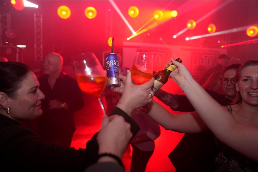Eine Nacht voller Musik und Tanz: Auf vier Dancefloors feierten viele Gäste bei Suberg's Ü30 Party in den Westfalenhallen.