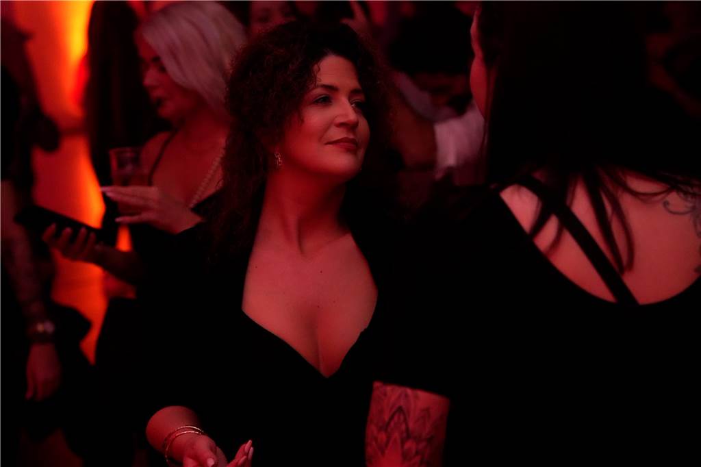 Eine Nacht voller Musik und Tanz: Auf vier Dancefloors feierten viele Gäste bei Suberg's Ü30 Party in den Westfalenhallen.