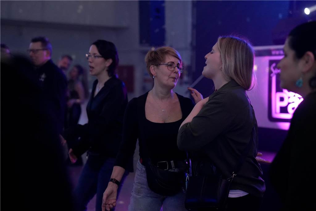 Eine Nacht voller Musik und Tanz: Auf vier Dancefloors feierten viele Gäste bei Suberg's Ü30 Party in den Westfalenhallen.
