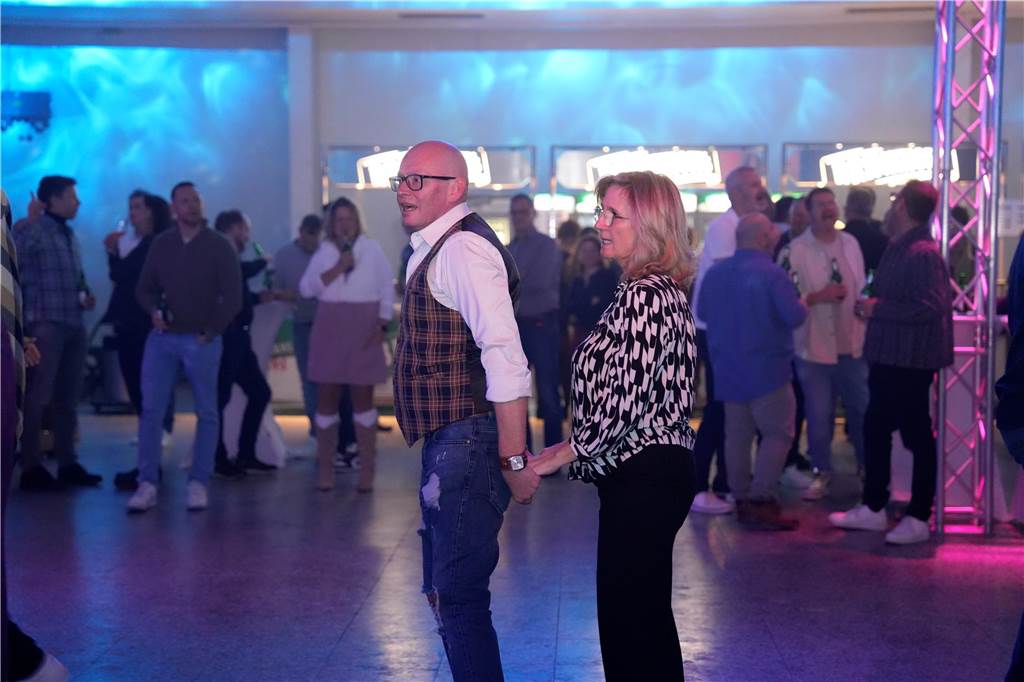 Eine Nacht voller Musik und Tanz: Auf vier Dancefloors feierten viele Gäste bei Suberg's Ü30 Party in den Westfalenhallen.