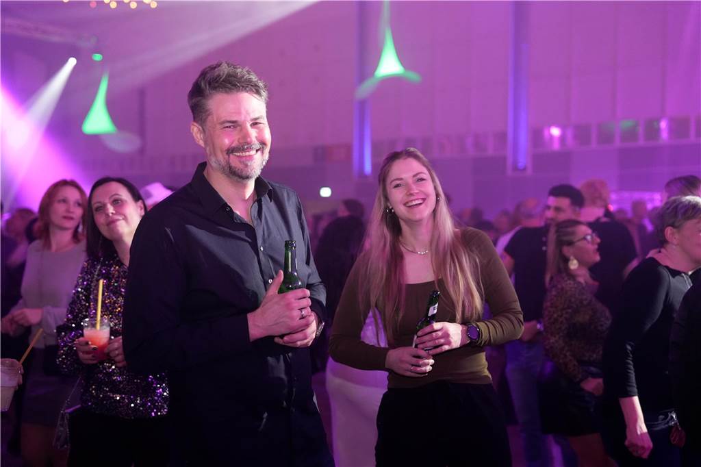 Eine Nacht voller Musik und Tanz: Auf vier Dancefloors feierten viele Gäste bei Suberg's Ü30 Party in den Westfalenhallen.