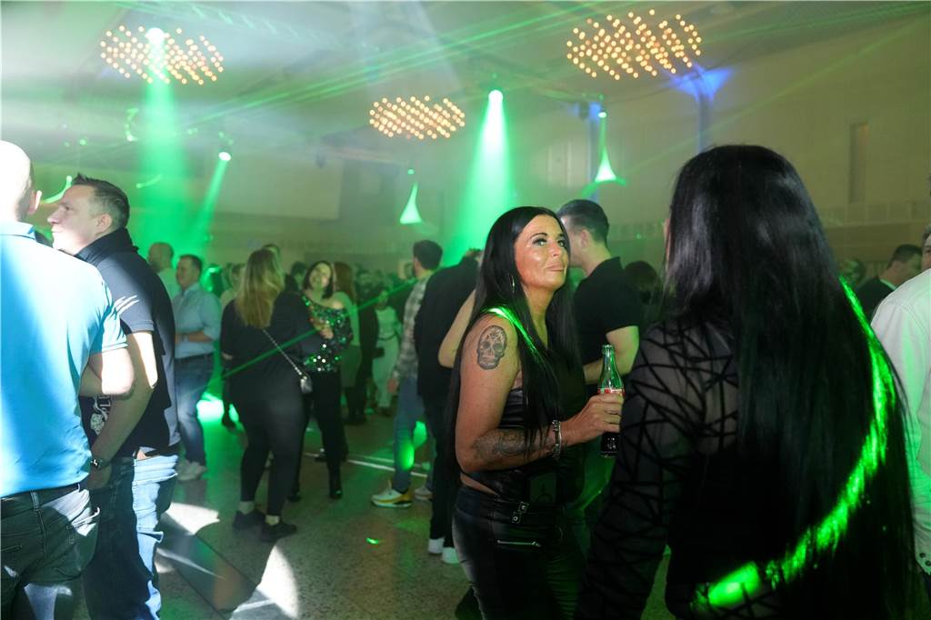 Eine Nacht voller Musik und Tanz: Auf vier Dancefloors feierten viele Gäste bei Suberg's Ü30 Party in den Westfalenhallen.