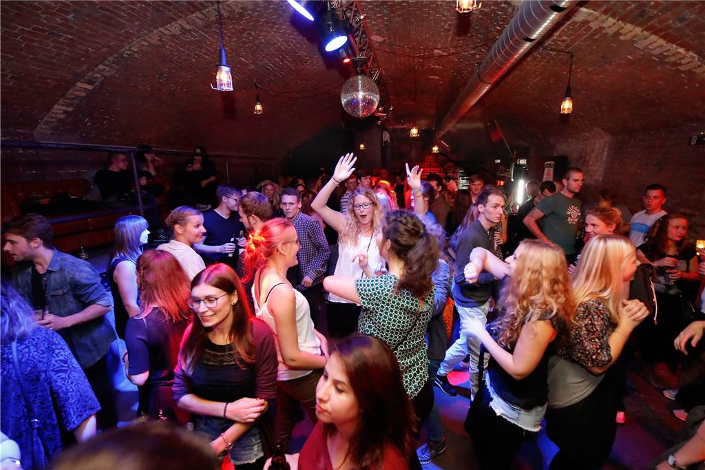 Eine Party im Alten Weinkeller: Im Dortmunder Club dürfen zukünftig nur Geimpfte und Getestete feiern.