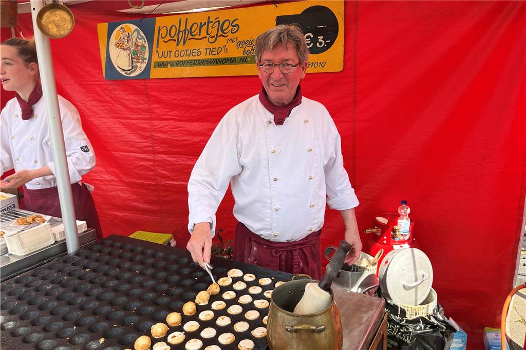 Eine Portion Poffertjes gefällig? Möglich an diesem Stand.
