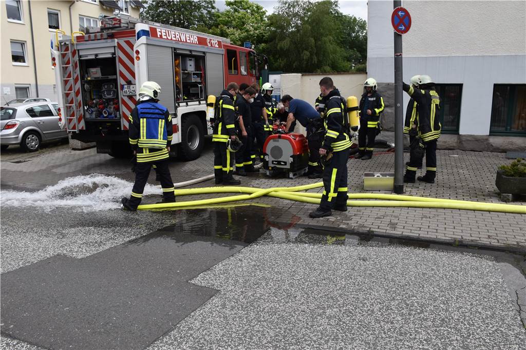 Altersheim in Not: Kräfte aus Haltern eilten zum Einsatz nach Wuppertal Eine Pumpe musste schnell ausgetauscht werden.