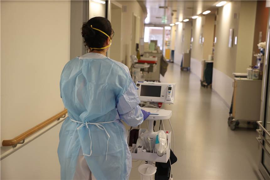 So hoch ist die Impfquote in den Kliniken wirklich Eine repräsentative Umfrage der Deutschen Krankenhausgesellschaft (DKG) zeigt wie viele der Klinikangestellten in Deutschland geimpft sind.