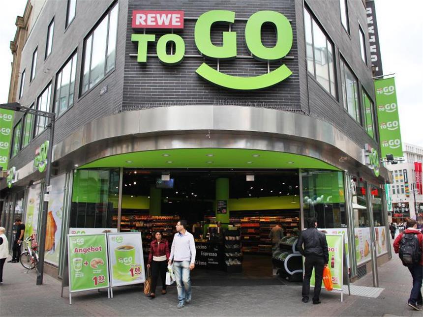 Aral und Rewe schmieden Allianz Eine "Rewe To Go-Filiale" in Köln. Das Konzept ist Vorbild für die Tankstellenshops. Foto: Oliver Berg