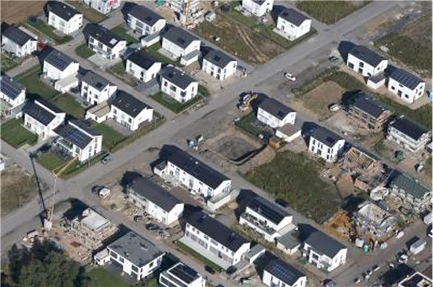 Studie: Grund- und Gewerbesteuern in NRW am höchsten Eine Siedlung mit neugebauten Wohnhäusern. Foto: Oliver Berg/Archiv