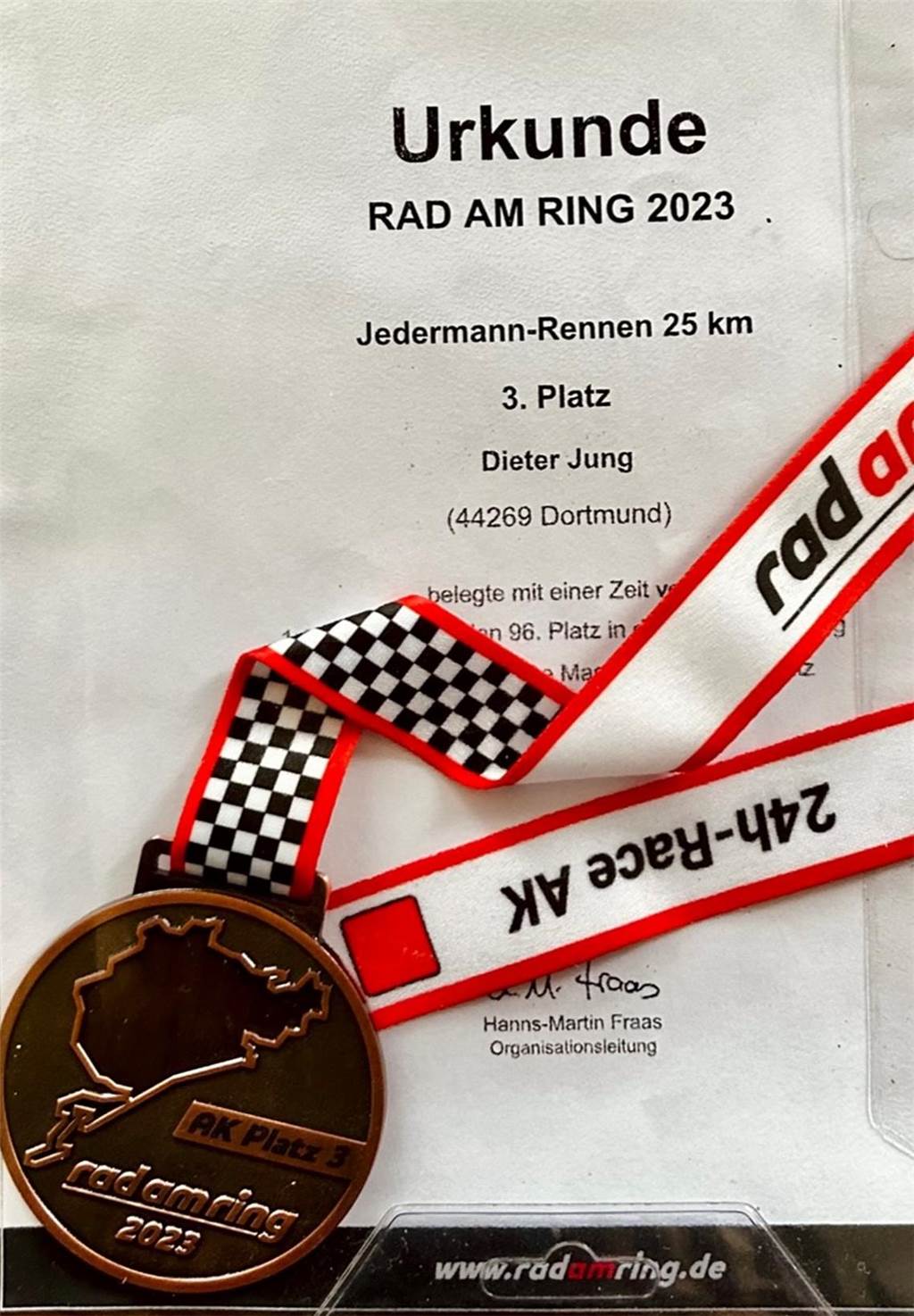 Im Sport und im Leben: Dieter Jung (82) vollbringt wahre Wunderdinge Urkunde Rad am Ring 2023