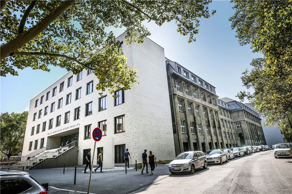 Das sind die besten Neubauten in Dortmund Eine Verbindung aus Alt und Neu ist das sanierte Fritz-Henßler-Berufskolleg an der Brügmannstraße.