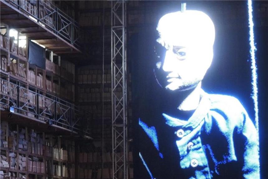 Manifesta 12: Gegenwart „durch die Linse Palermos“ Eine Video-Installation des Künstler-Kollektivs Masbedo im Staats-Archiv von Palermo. Foto: Lena Klimkeit