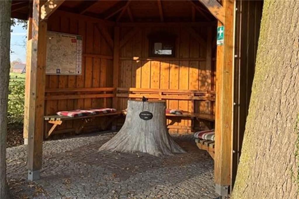 Auf dem Prüfstand: Ludger Nieland testet Südlohns Fahrradfreundlichkeit Eine von 15 Schützhütten in Oeding und Südlohn: die Hütte Horster Stamm an der Elpidiusstraße.
