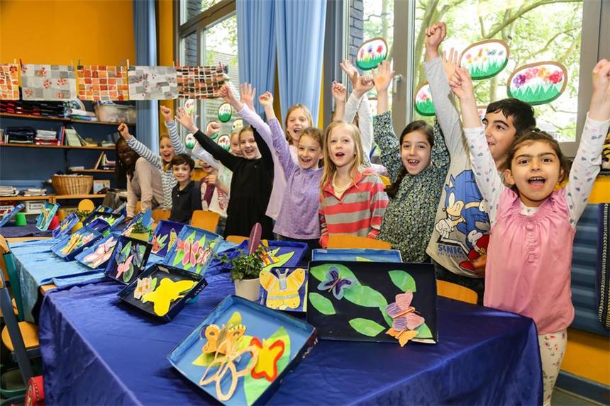 Hier züchten Uhland-Grundschüler Schmetterlinge Eine Woche lang haben sich die Schülerinnen und Schüler der Uhland-Grundschule mit dem Thema Schmetterling beschäftigt.