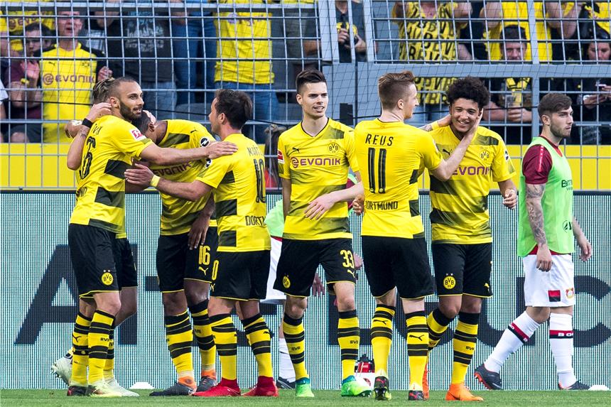 Beeindruckendes 4:0 gegen Bayer - Stöger setzt Zeichen Eine Woche, zwei Gefühlswelten: Erst verliert der BVB das Derby sang- und klanglos mit 0:2, sechs Tage später wird Leverkusen mit 4:0 aus dem Stadion geschossen.