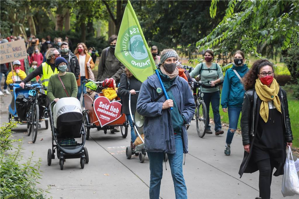 Einem Familienausflug ähnelte der Demonstrationszug, der im Westpark startete.