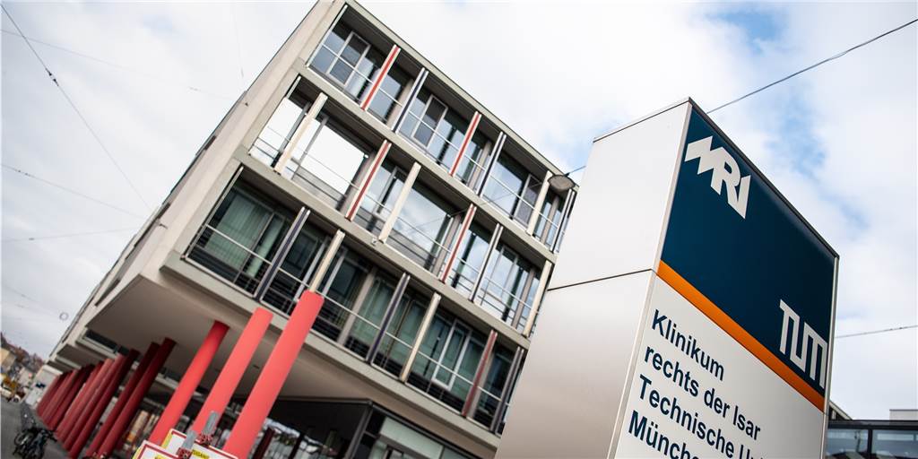 „Todespfleger“ aus Dorsten wegen zweifachen Mordes angeklagt Der Schriftzug «Klinikum rechts der Isar - Technische Universität München» ist an einem Gebäude des Klinikums zu sehen.