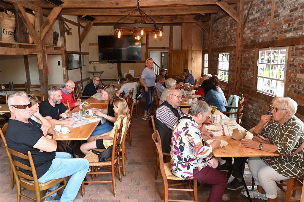 Einen abwechslungsreichen Tag hatten junge und ältere Besucher beim Stoppelfest auf dem Heimathof in Lembeck.