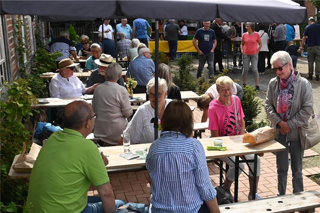 Einen abwechslungsreichen Tag hatten junge und ältere Besucher beim Stoppelfest auf dem Heimathof in Lembeck.