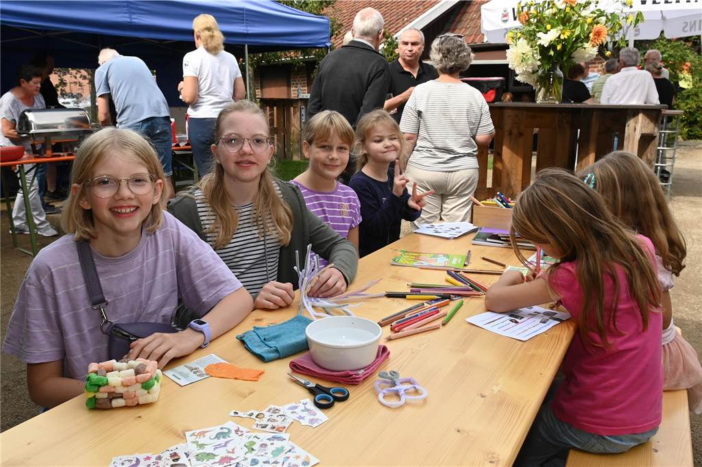 Einen abwechslungsreichen Tag hatten junge und ältere Besucher beim Stoppelfest auf dem Heimathof in Lembeck.