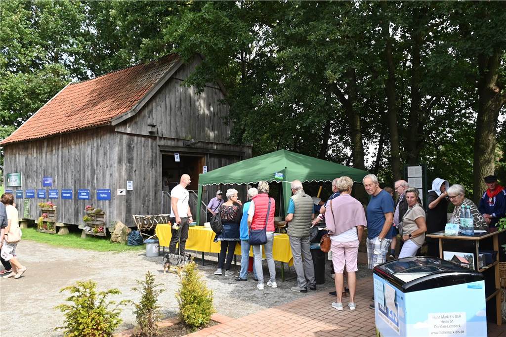 Einen abwechslungsreichen Tag hatten junge und ältere Besucher beim Stoppelfest auf dem Heimathof in Lembeck.