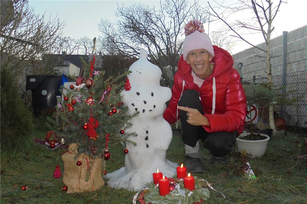 Wetterexperte: Ab Silvester ist in Dortmund fast schon Frühling – erstmal Einen kleinen Schneemann hatte der Wetterexperte mit Schnee aus dem Sauerland in seinem Garten gebaut - so hat es zumindest hier weiße Weihnacht gegeben.