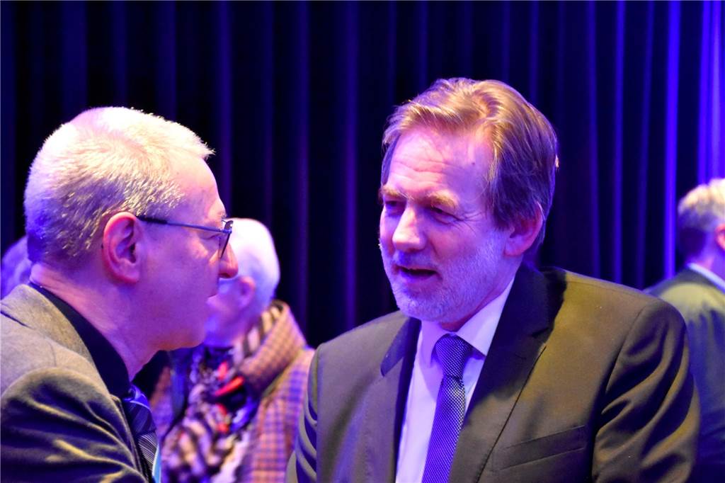 Einen rauschenden Abschied bis in den Freitagmorgen feierte der scheidende Erste Beigeordnete Hans-Georg Althoff. Über 200 Gäste haben sich auf dem Tobit.Campus von ihm verabschiedet.