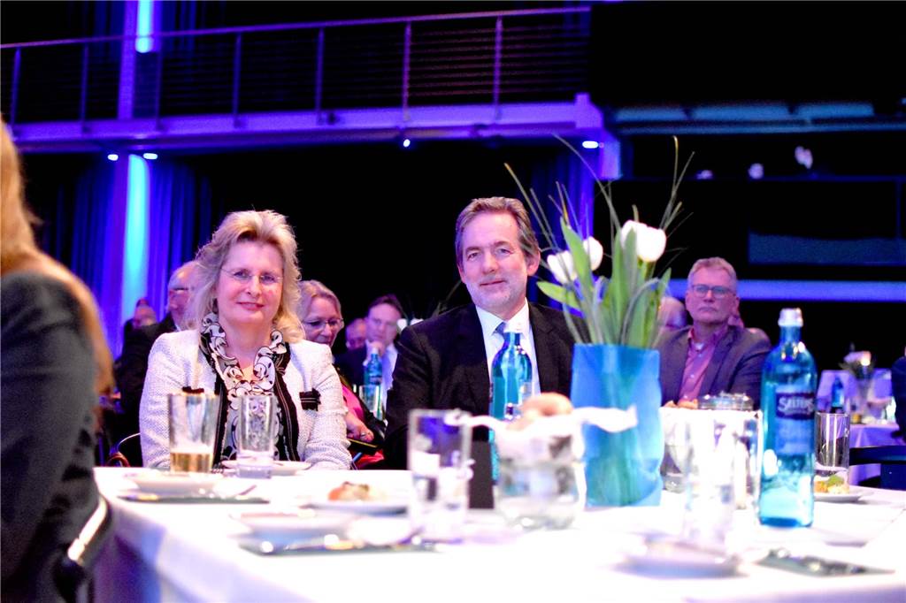 Einen rauschenden Abschied bis in den Freitagmorgen feierte der scheidende Erste Beigeordnete Hans-Georg Althoff. Über 200 Gäste haben sich auf dem Tobit.Campus von ihm verabschiedet.