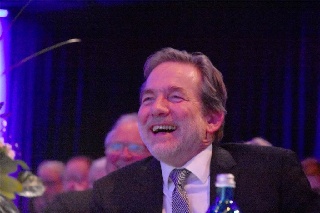 Einen rauschenden Abschied bis in den Freitagmorgen feierte der scheidende Erste Beigeordnete Hans-Georg Althoff. Über 200 Gäste haben sich auf dem Tobit.Campus von ihm verabschiedet.