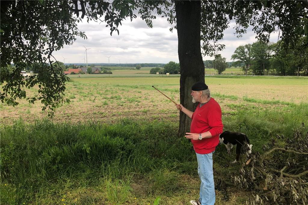 Vision des aRTPARKs wird mit Brahms und Bagger realisiert Einen Ruhepol mit Bank will Bernd Caspar Dietrich an dieser Stelle schaffen. Damit Besucher die Möglichkeit haben, die Gahlener Aussicht zu genießen.
