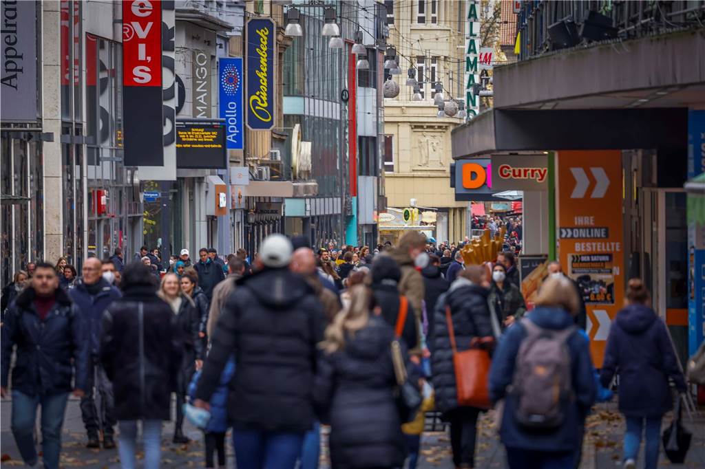 Halbzeit-Bilanz zur Kommunalwahl: So kommt die Hilfe für die City in Gang Einen vollen Westenhellweg - das wünscht sich auch die Dortmunder Politik.