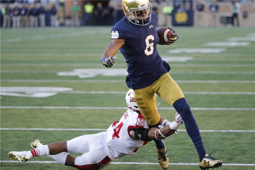 Neue NFL-Saison startet mit zwei deutschen Spielern Einen von zwei Deutschen in der NFL: Equanimeous St. Brown (r). Foto: Charles Rex Arbogast/AP