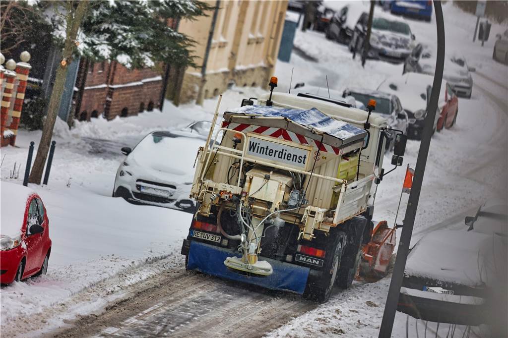 Bei Wintereinbruch in Castrop-Rauxel: Zusatz-Aufgabe für EUV in diesem Winter Einen Wintereinbruch erlebte Castrop-Rauxel am Sonntag, 7. Februar 2021.