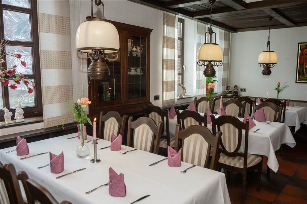 Traditionshaus „Rols up’n Hook“ ist seit über 100 Jahren immer eine Ecke besser Einer der gemütlichen Gasträume des Ottensteiner Restaurants.